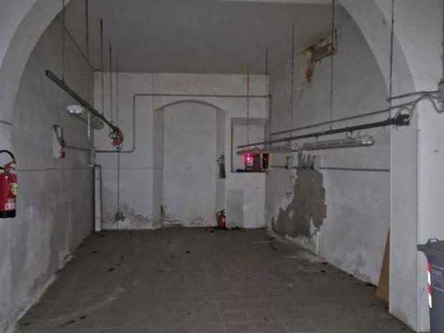 Locale Commerciale in vendita a Unione dei Comuni Circondario dell'Empolese Valdelsa, Empoli