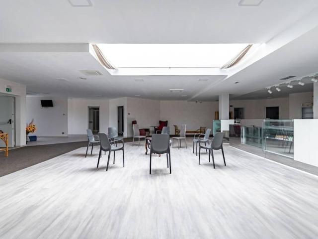 Locale Commerciale in vendita a Pozzale, Empoli