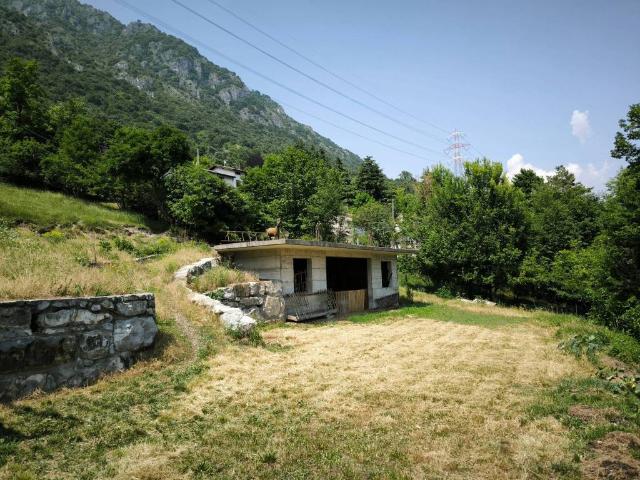 Locale Commerciale in vendita a Rova, Endine Gaiano