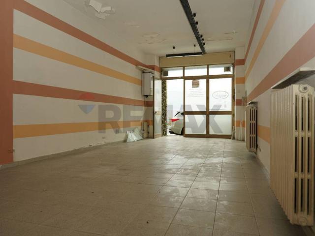 Locale Commerciale in vendita a Enna, Sicilia