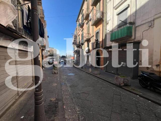 Locale Commerciale in vendita a Ercolano, Campania