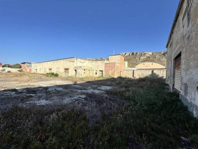 Locale Commerciale in vendita a Erice, Sicilia