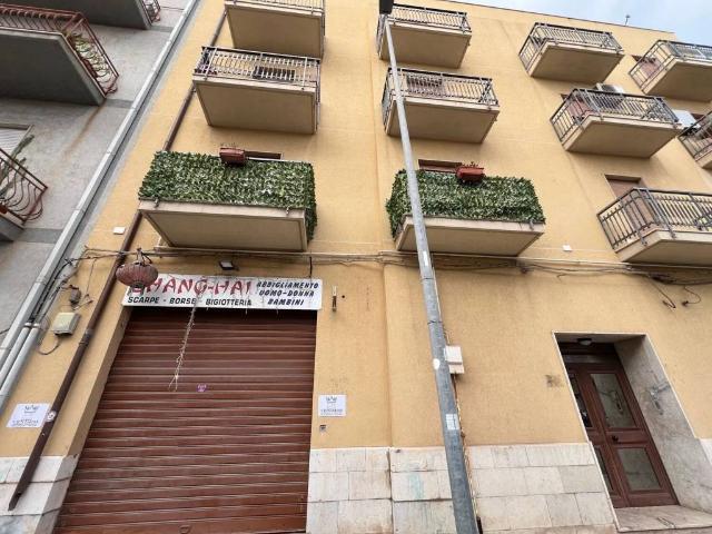 Locale Commerciale in vendita a Trapani, Sicilia