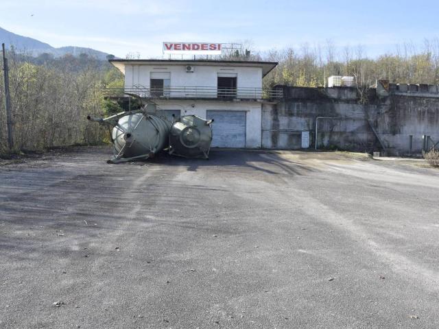 Locale Commerciale in vendita a San Pietro in Curolis, Esperia