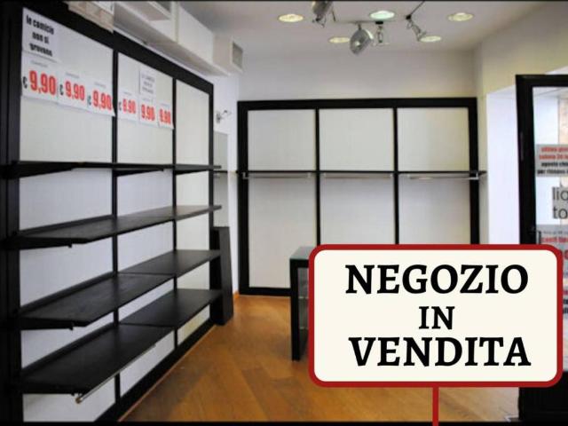 Locale Commerciale in vendita a Este, Veneto
