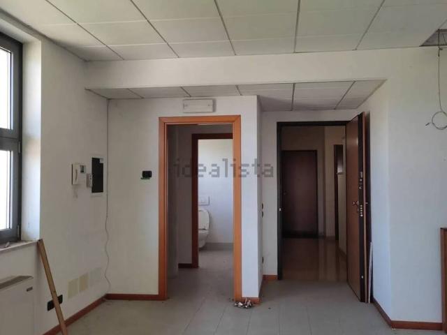Locale Commerciale in vendita a Motta, Este