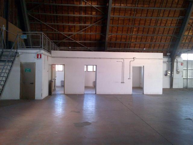 Locale Commerciale in vendita a Motta, Este