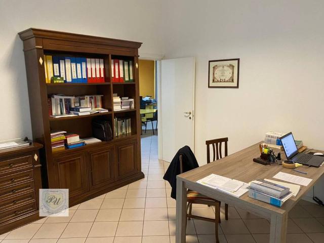 Locale Commerciale in vendita a Este, Veneto