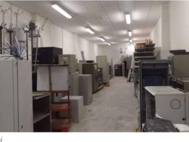 Locale Commerciale in vendita a Borgo, Marche