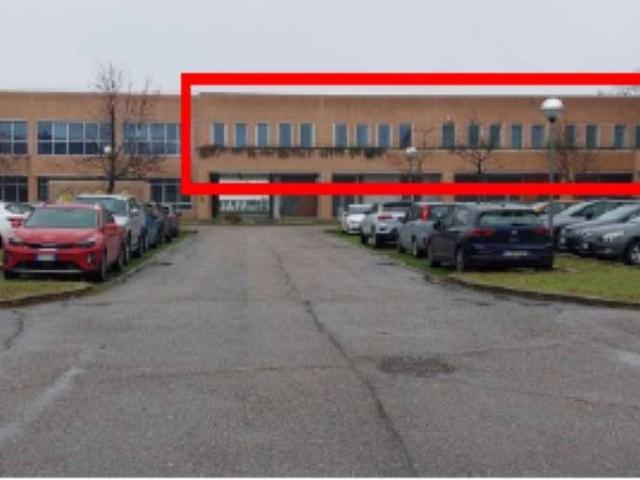 Locale Commerciale in vendita a Unione della Romagna Faentina, Faenza