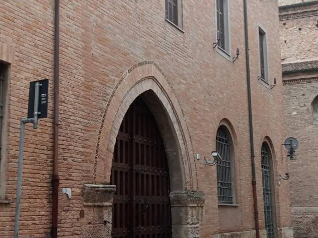 Locale Commerciale in vendita a Unione della Romagna Faentina, Faenza