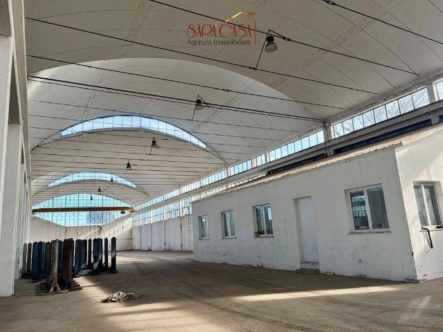 Locale Commerciale in vendita a Unione della Romagna Faentina, Faenza