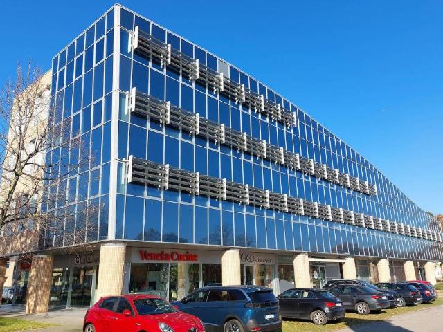 Locale Commerciale in vendita a Unione della Romagna Faentina, Faenza