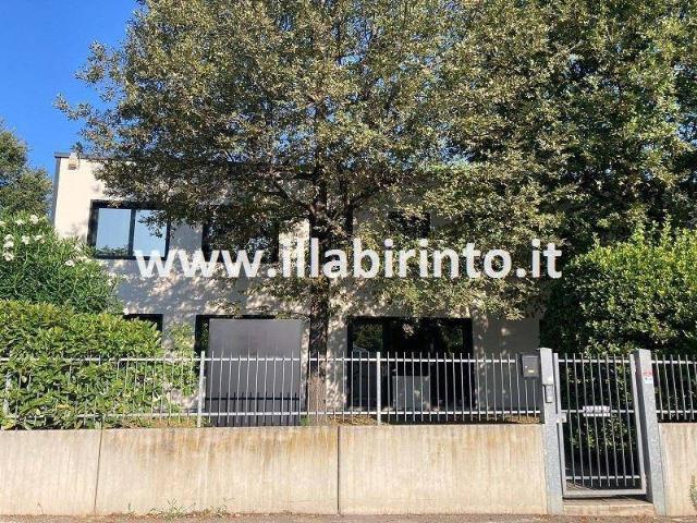 Locale Commerciale in vendita a Unione della Romagna Faentina, Faenza
