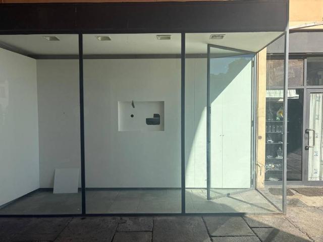Locale Commerciale in vendita a Unione della Romagna Faentina, Faenza