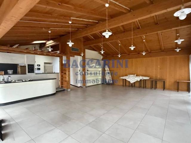 Locale Commerciale in vendita a Unione della Romagna Faentina, Faenza