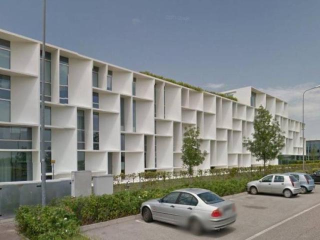 Locale Commerciale in vendita a Unione della Romagna Faentina, Faenza