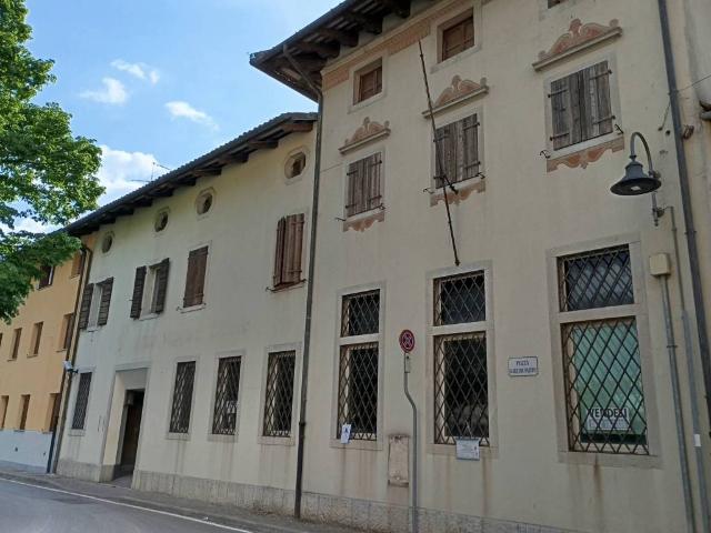 Locale Commerciale in vendita a Fagagna, Friuli-Venezia Giulia
