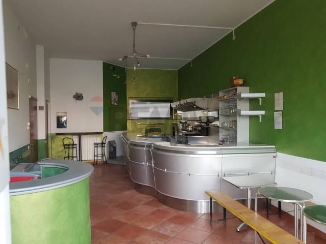 Locale Commerciale in vendita a Bergoro, Fagnano Olona