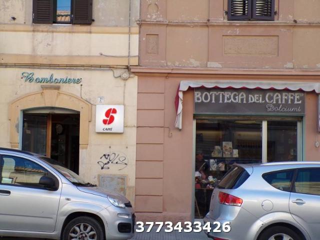 Locale Commerciale in vendita a Marche, Ancona