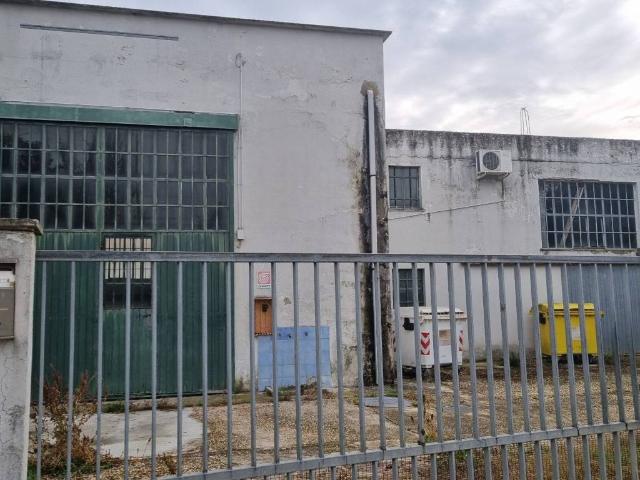 Locale Commerciale in vendita a Marche, Ancona