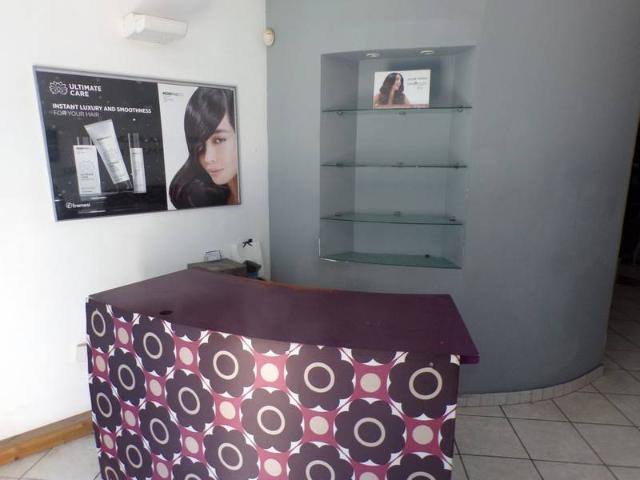 Locale Commerciale in vendita a Marche, Ancona