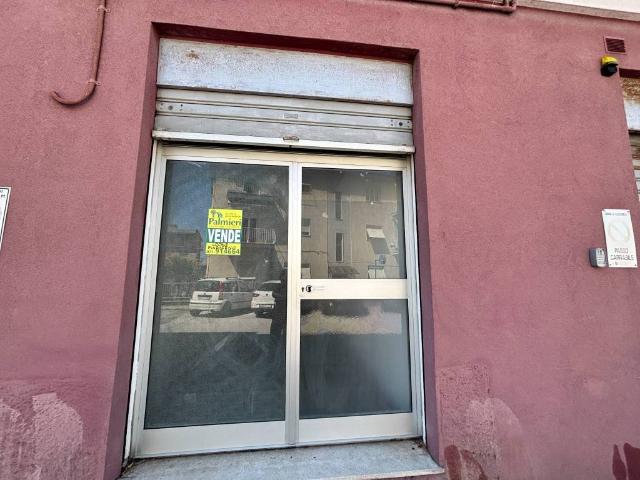 Locale Commerciale in vendita a Villanova, Marche