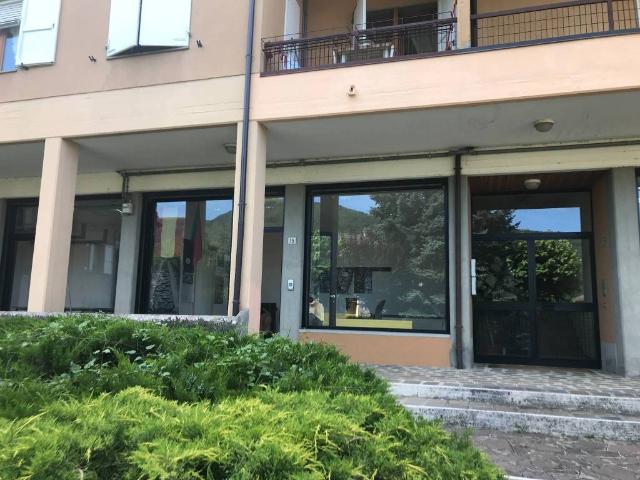 Locale Commerciale in vendita a Unione dei comuni del Frignano, Fanano
