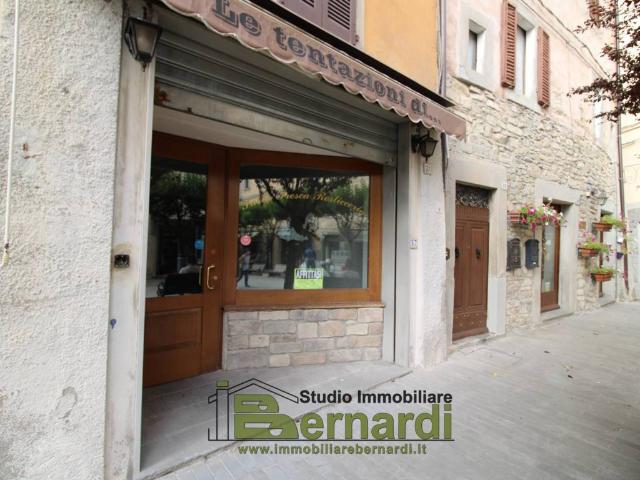 Locale Commerciale in vendita a Unione dei comuni del Frignano, Fanano