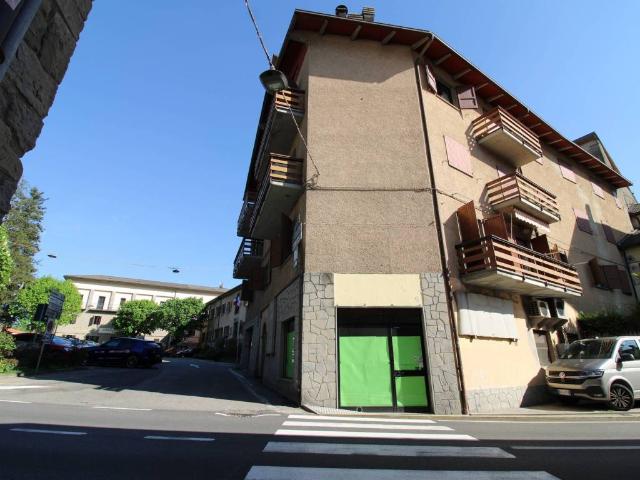 Locale Commerciale in vendita a Unione dei comuni del Frignano, Fanano
