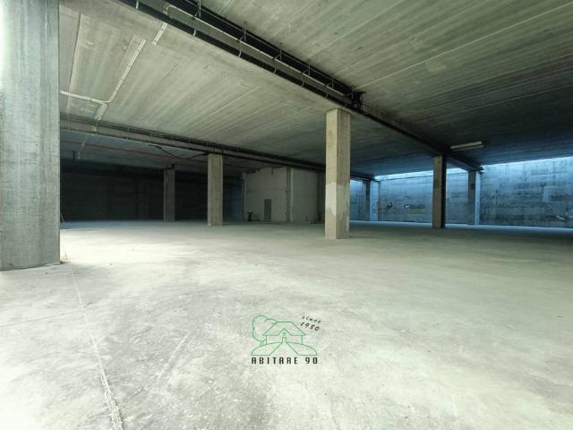 Locale Commerciale in vendita a Marche, Pesaro E Urbino