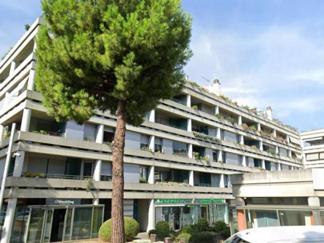 Locale Commerciale in vendita a San Cristoforo, Marche