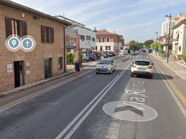 Locale Commerciale in vendita a Fano 2, Marche