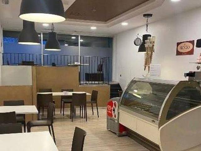 Locale Commerciale in vendita a San Lazzaro, Marche