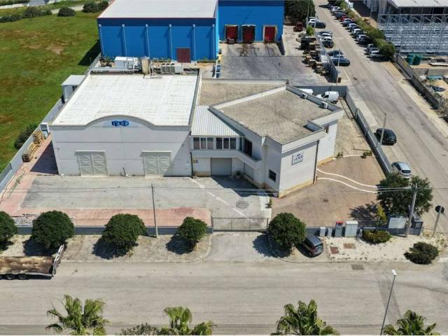 Locale Commerciale in vendita a Puglia, Brindisi