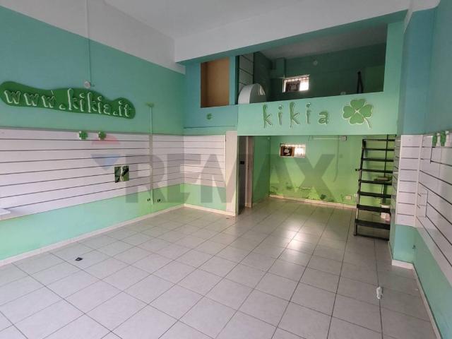 Locale Commerciale in vendita a Favara, Sicilia