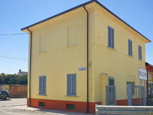 Locale Commerciale in vendita a Piemonte, Alessandria