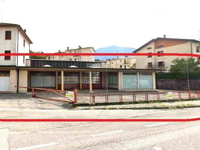 Locale Commerciale in vendita a Pasquer, Feltre