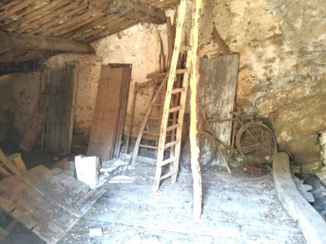 Locale Commerciale in vendita a Ferentillo, Umbria