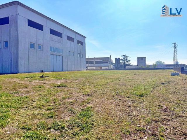 Locale Commerciale in vendita a Ferentino, Lazio