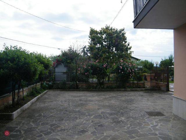 Locale Commerciale in vendita a Ferentino, Lazio