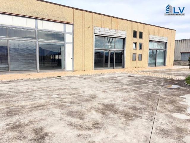 Locale Commerciale in vendita a Ferentino, Lazio