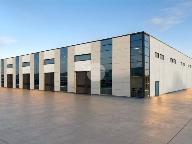 Locale Commerciale in vendita a Ferentino, Lazio