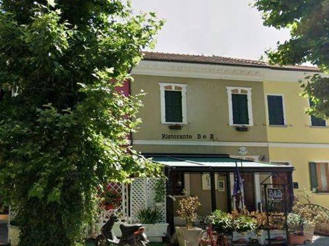 Locale Commerciale in vendita a Marche, Pesaro E Urbino