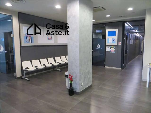 Locale Commerciale in vendita a Campiglione II, Marche