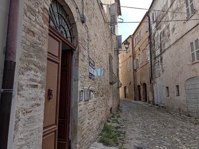 Palazzo in vendita a Tirassegno, Marche