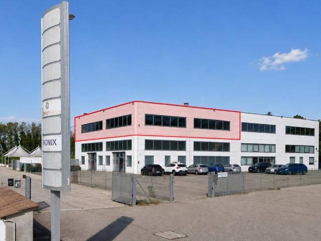 Locale Commerciale in vendita a Uccellino, Ferrara