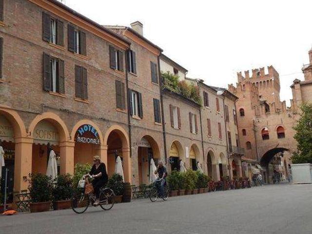 Locale Commerciale in vendita a Giardino, Ferrara