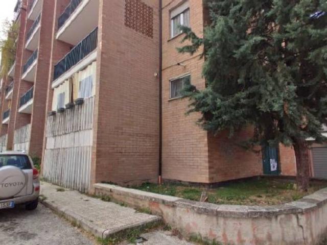 Locale Commerciale in vendita a Ferrazzano, Campobasso