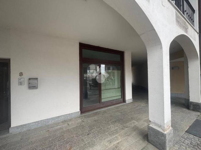 Locale Commerciale in vendita a Unione Montana di Comuni delle Valli di Lanzo, Ceronda e Casternone, Piemonte